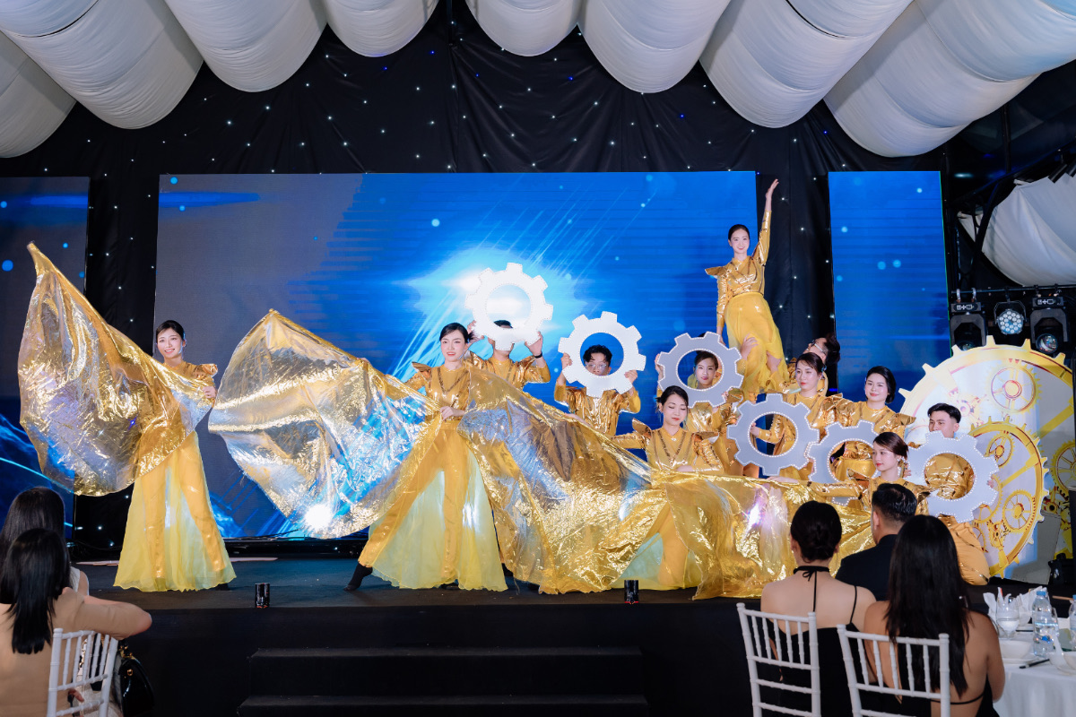 Câu chuyện con người