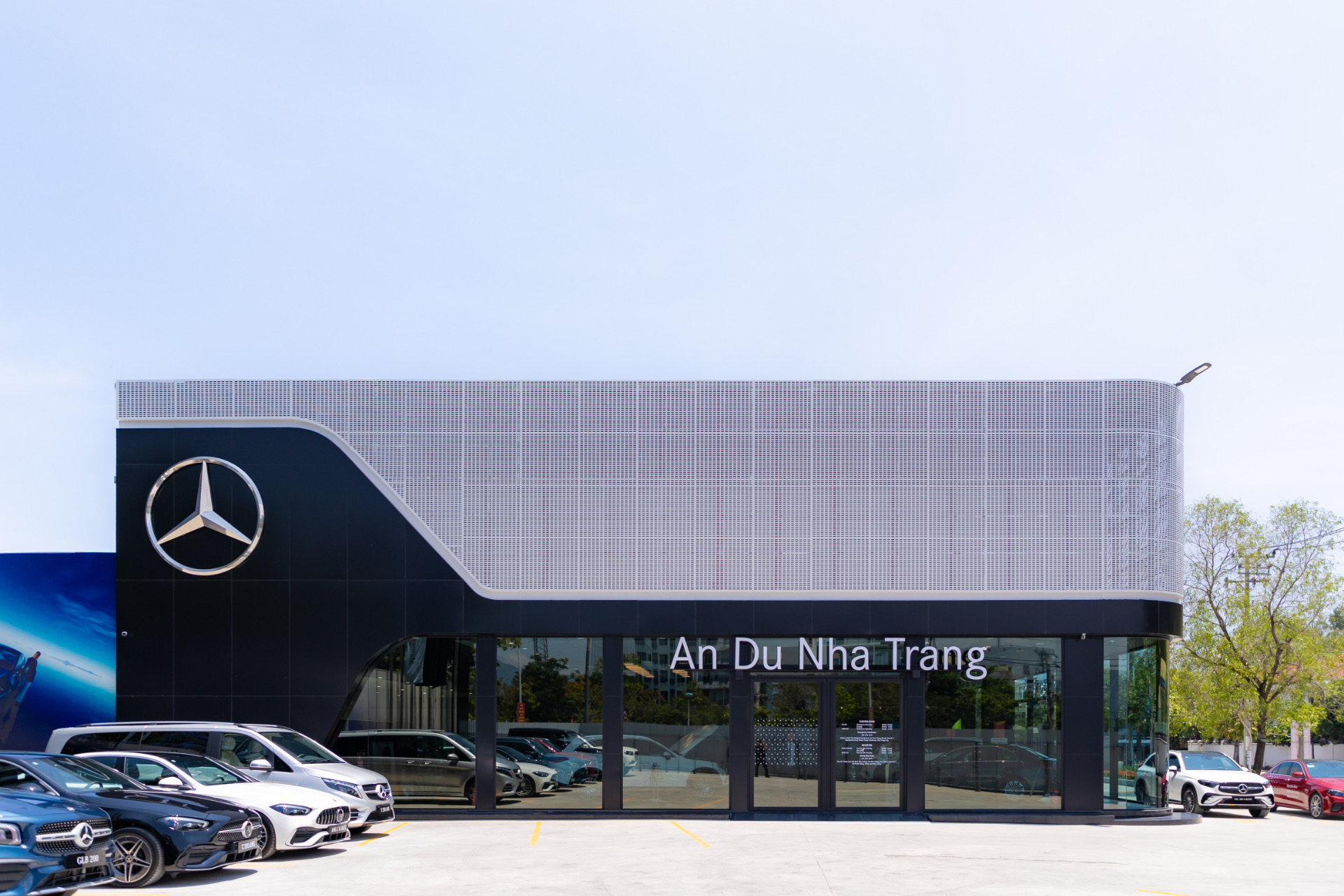Mercedes-Benz An Du Nha Trang